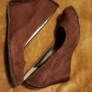 Kenneth Cole's Reaction wedges